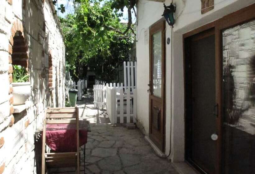 فندق Iyon Pansiyon