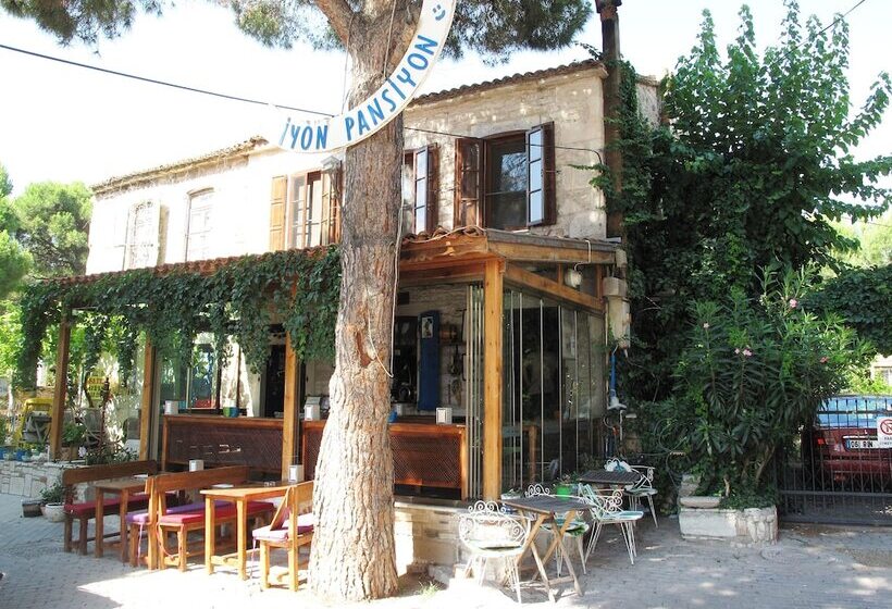 فندق Iyon Pansiyon
