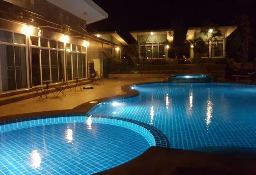 בית מלון כפרי Mountain View Resort