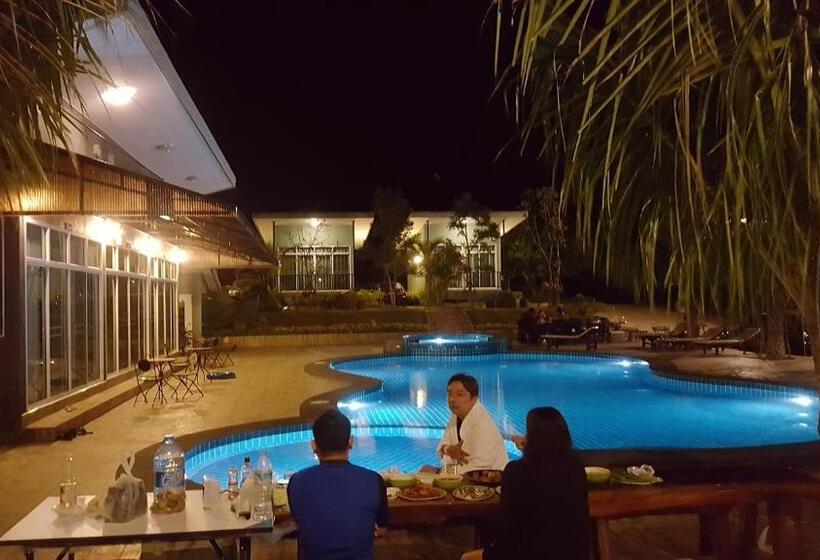 בית מלון כפרי Mountain View Resort