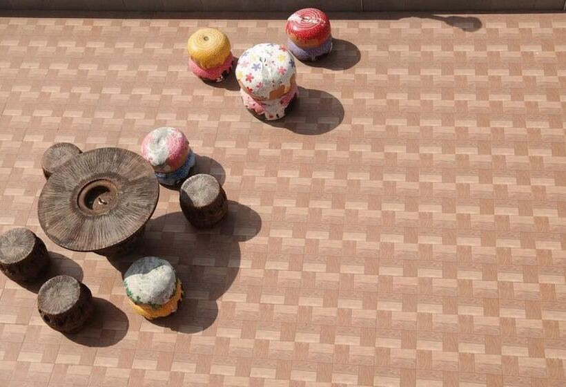 호텔 Peerapa Place