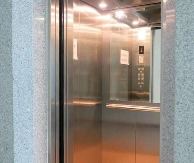 호텔 Peerapa Place