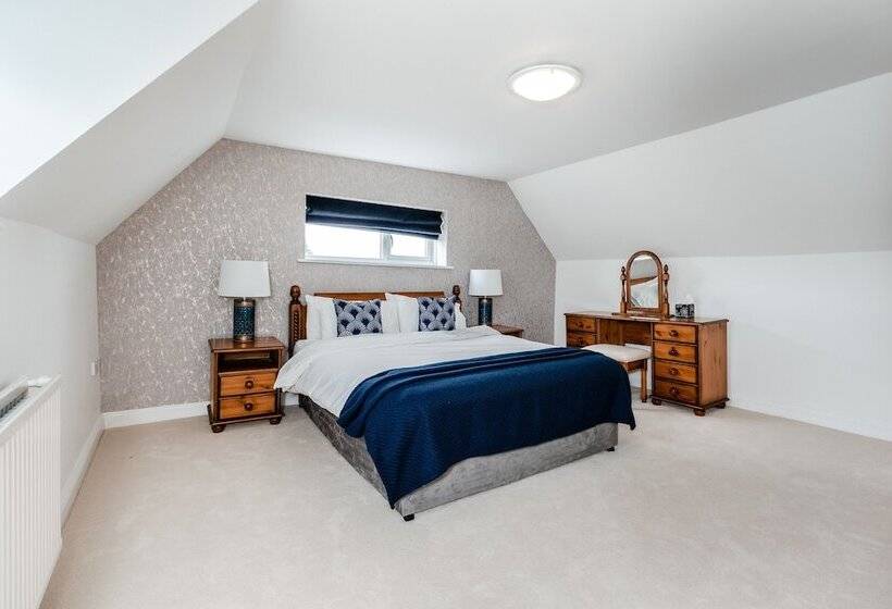 Pike & Eel Hotel And Marina