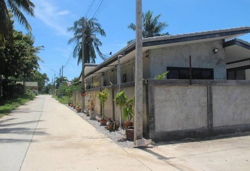 Отель The Beach House Bungalows