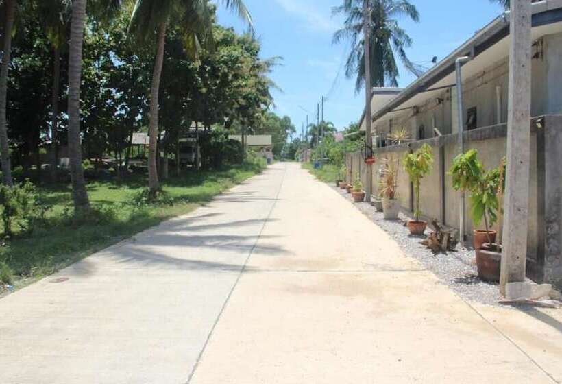 Отель The Beach House Bungalows