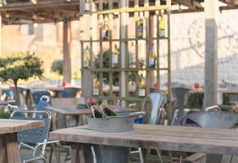 בית מלון כפרי The Five Bells Inn