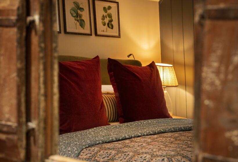 酒店 The Leicester Arms Country Inn