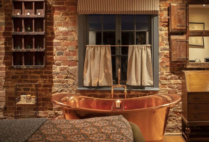 酒店 The Leicester Arms Country Inn