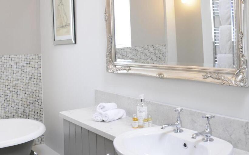 Hotel The Swallows Rest Bed & Breakfast