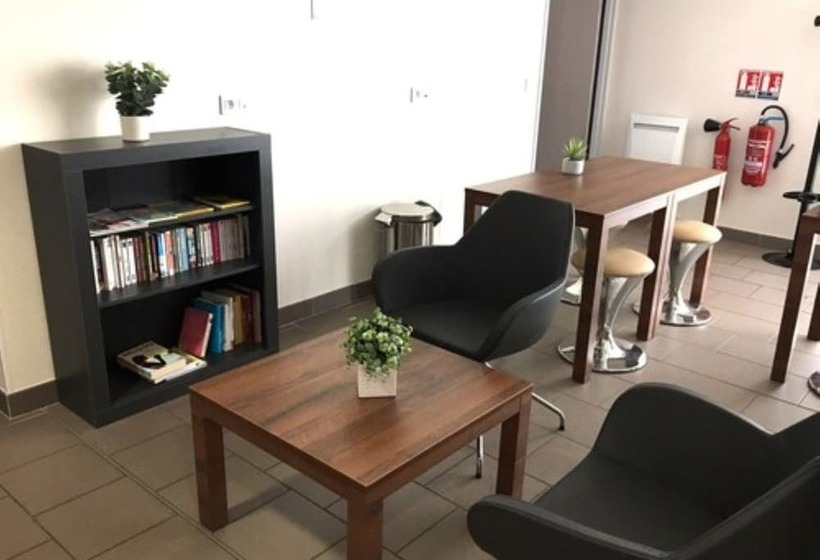 Montempô Apparthôtel Paris Vélizy