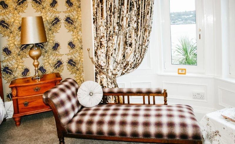 بنسيون Alltavona Guest House