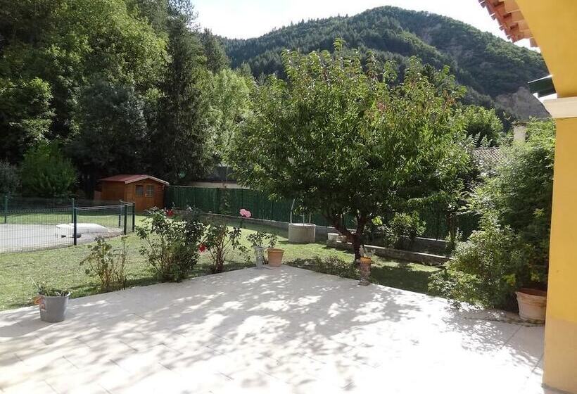 פנסיון Villa Mistral