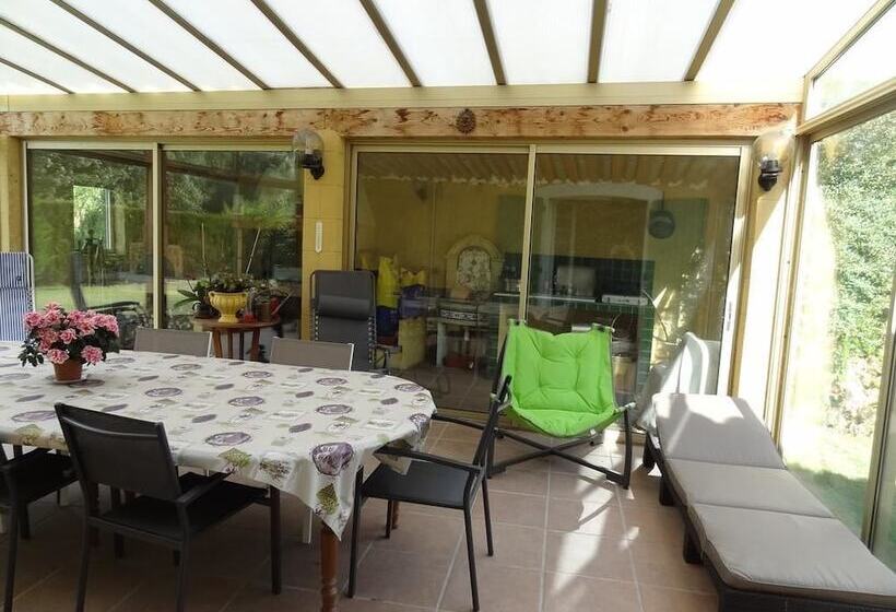 פנסיון Villa Mistral