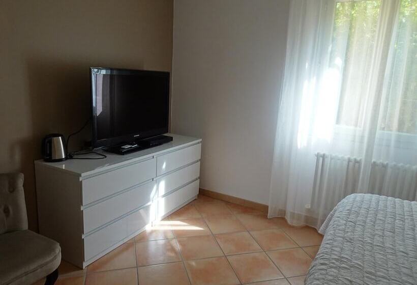 פנסיון Villa Mistral