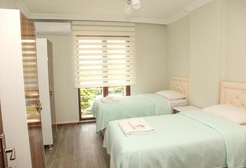 Royal Inn Seza Residence