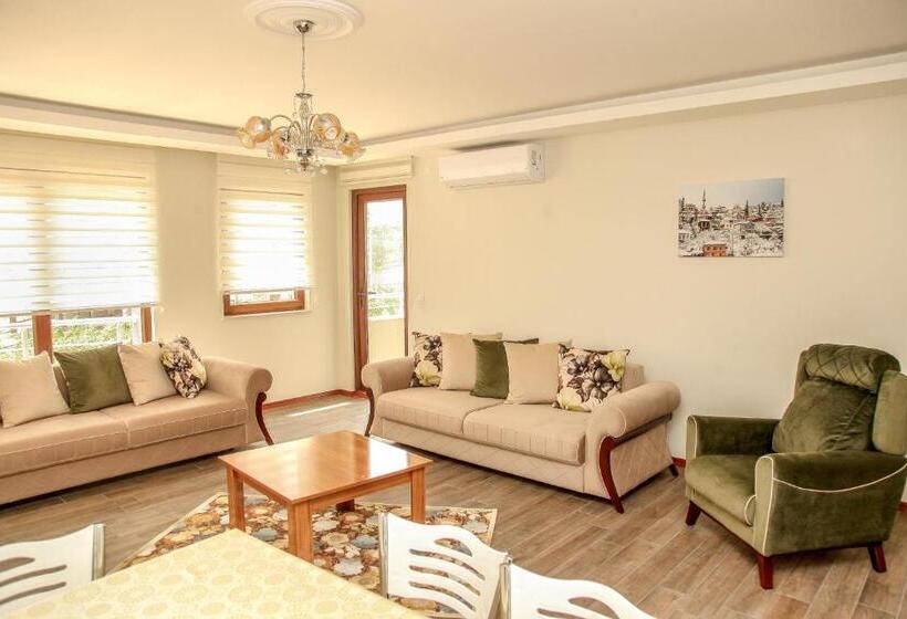 Royal Inn Seza Residence