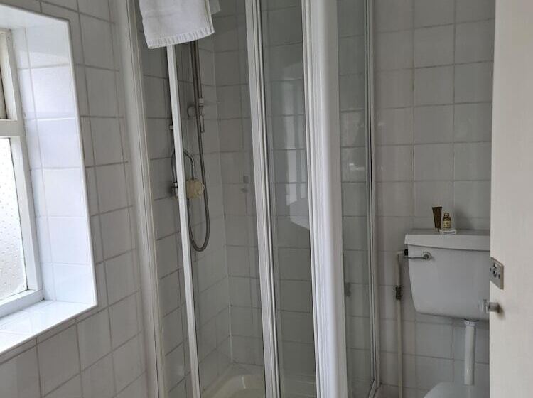 The Lamb And Flag Inn