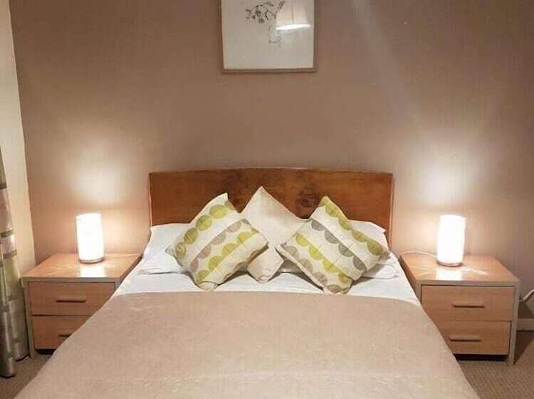 The Lamb And Flag Inn