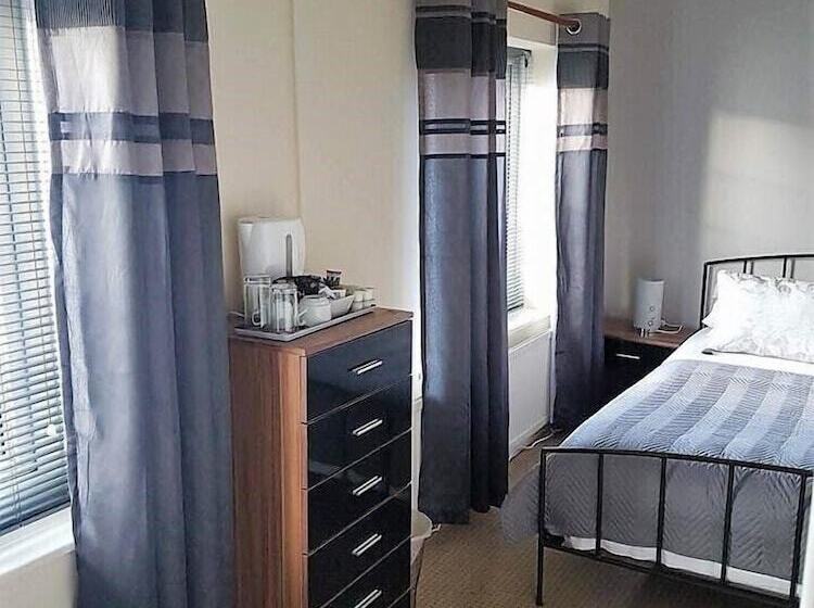 The Lamb And Flag Inn