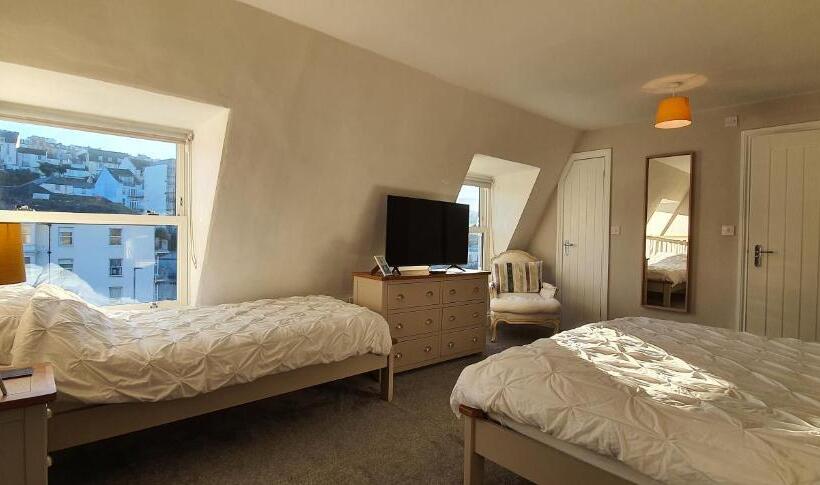 Rocky Cove Bed And Breakfast