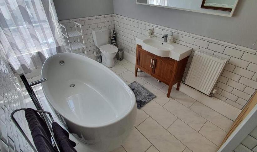 Rocky Cove Bed And Breakfast