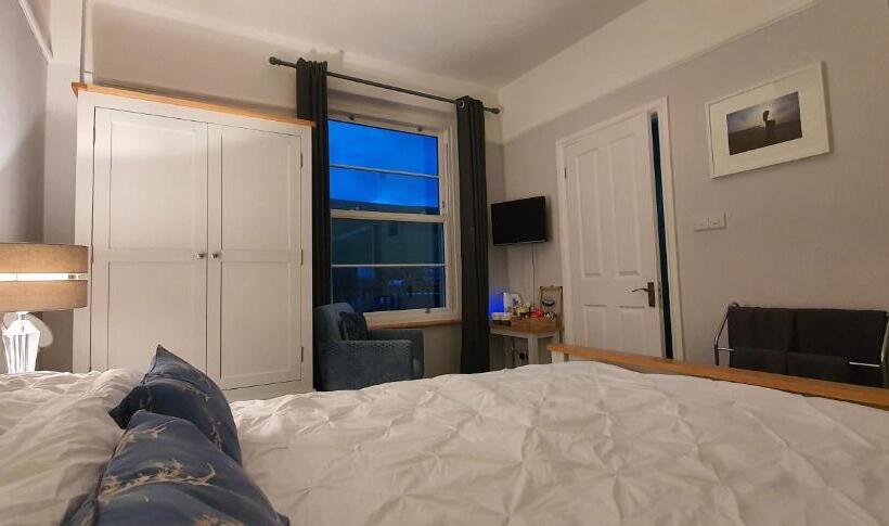 Rocky Cove Bed And Breakfast