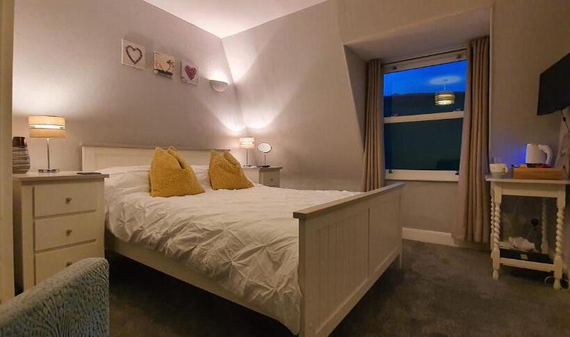 Rocky Cove Bed And Breakfast