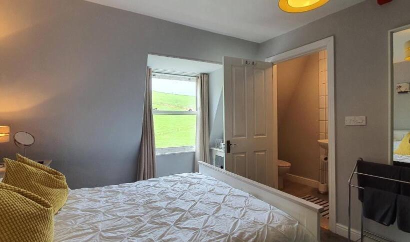 Rocky Cove Bed And Breakfast