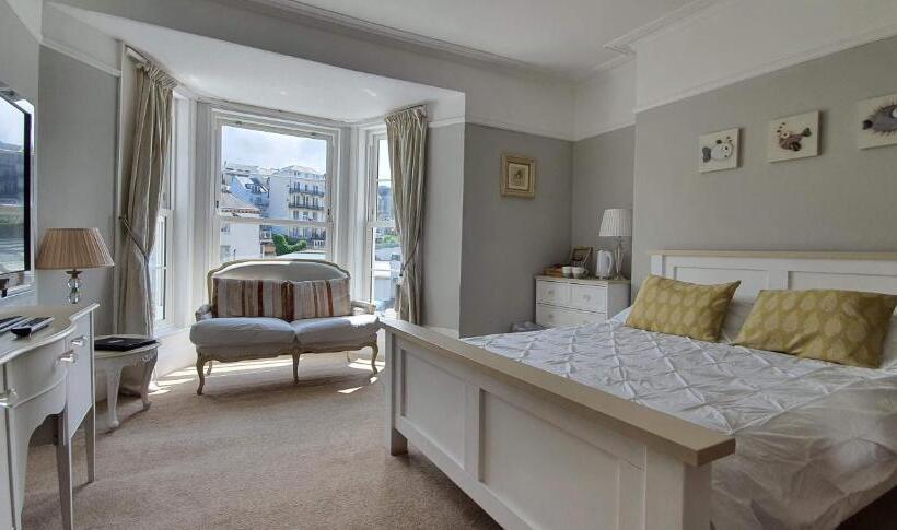 Rocky Cove Bed And Breakfast