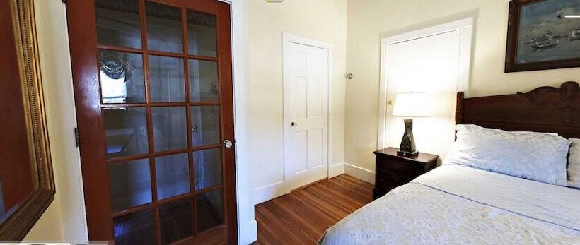 Bed and Breakfast Bellevue House