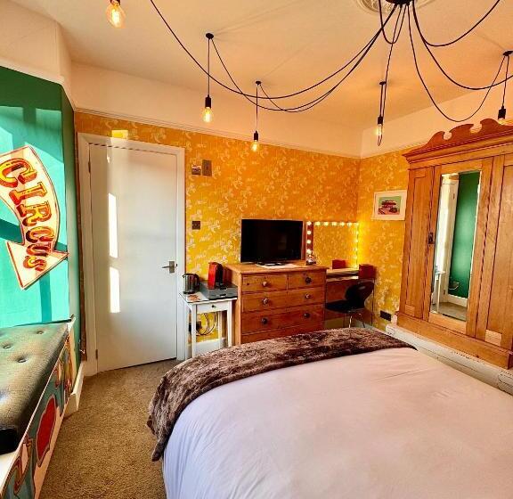 Brightham House Boutique B&b   Adults Only