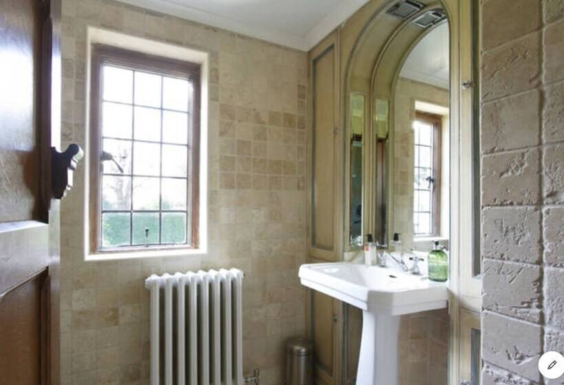 B&b Harlington Manor