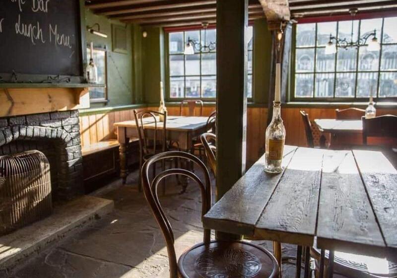 住宿加早餐  The Woolpack