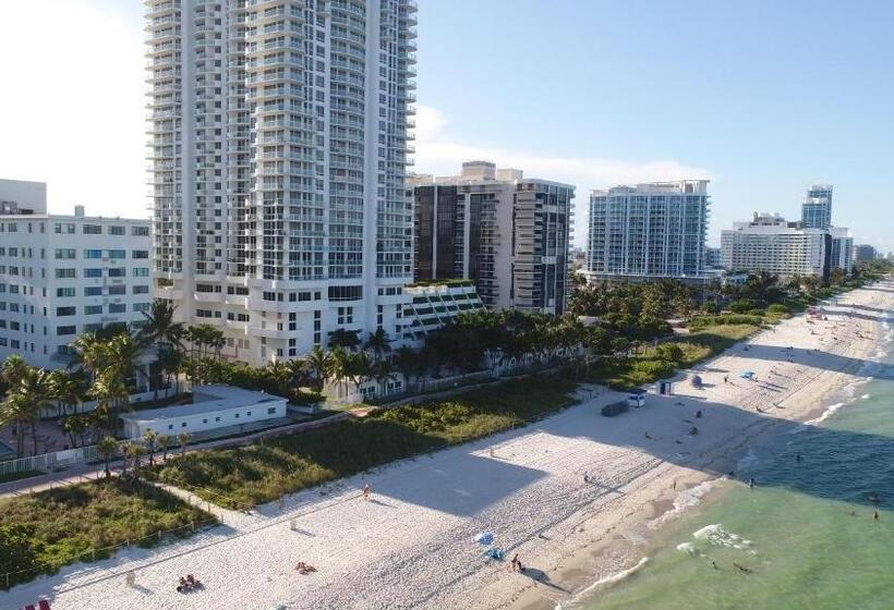 Deluxe Studios And Apartments At The Casablanca