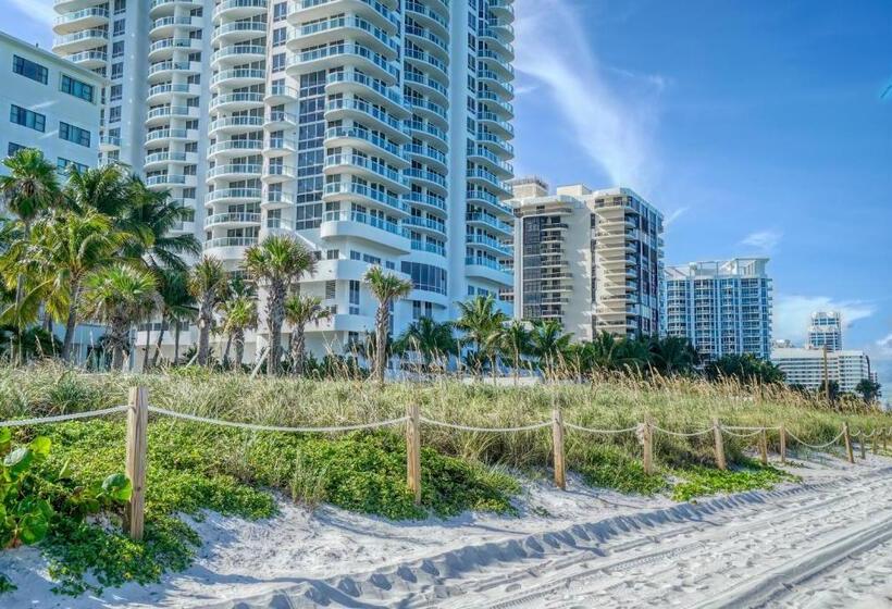 Deluxe Studios And Apartments At The Casablanca