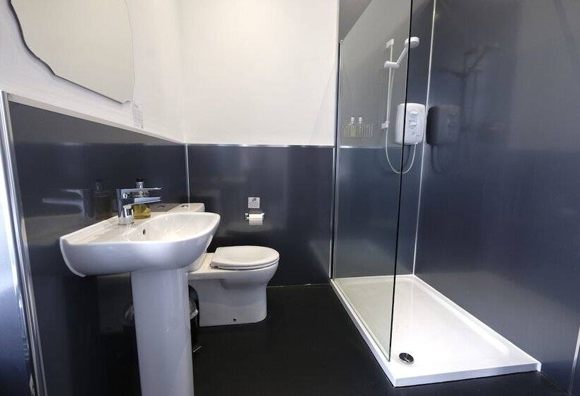 Heathcliff House B&b Exclusively For Adults Free Large Carpark