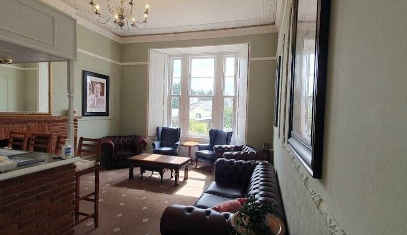 Heathcliff House B&b Exclusively For Adults Free Large Carpark