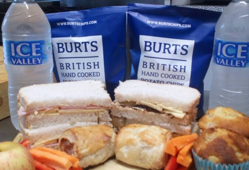 Heathcliff House B&b Exclusively For Adults Free Large Carpark