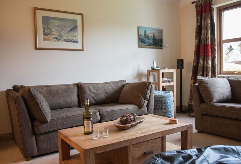 Highland Holiday Homes   Tulloch Ard