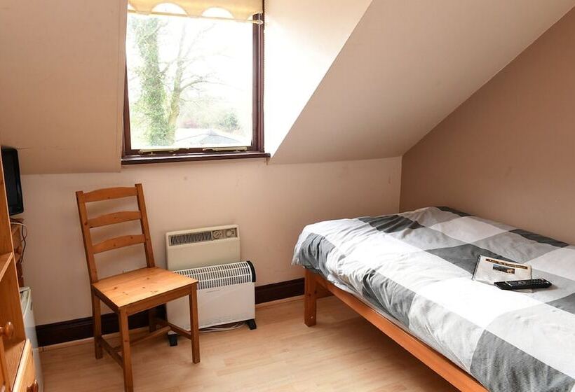 客栈  Axe & Compass Lodge