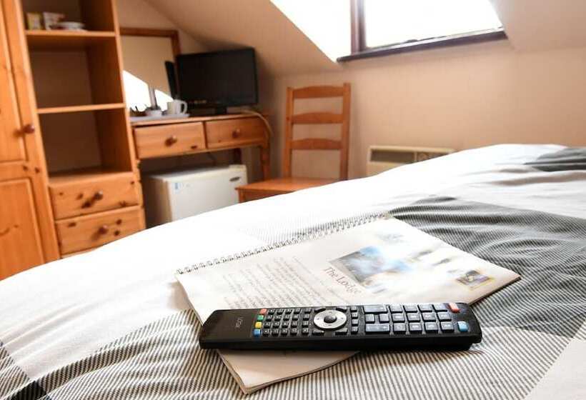 客栈  Axe & Compass Lodge