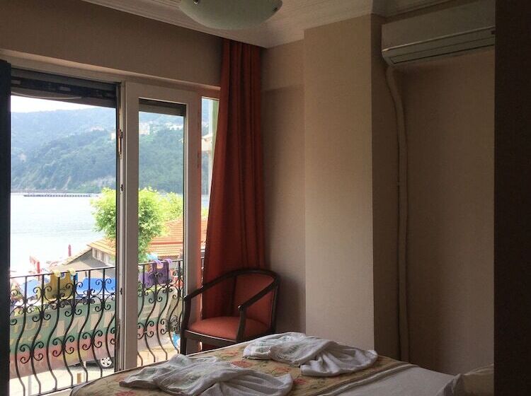 簡易ホテル Emin Butik Otel Amasra