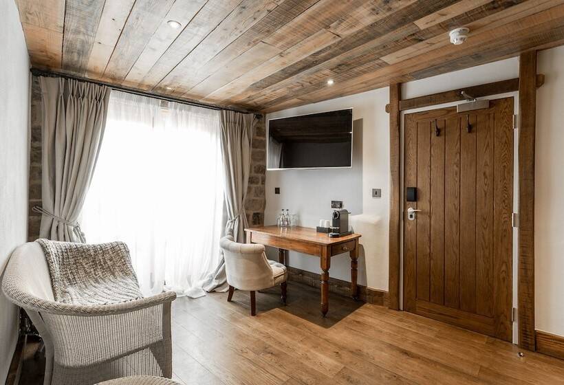 여관 The Cow Dalbury