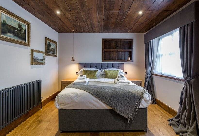 여관 The Cow Dalbury