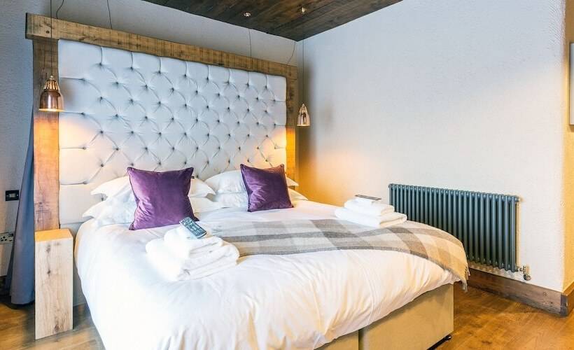 여관 The Cow Dalbury