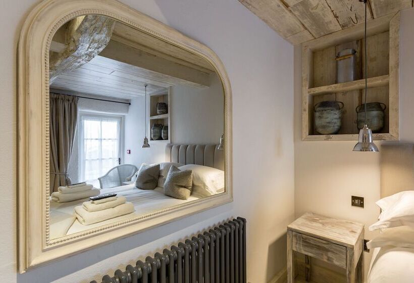 여관 The Cow Dalbury