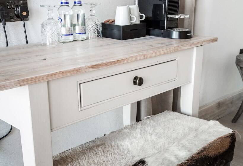 여관 The Cow Dalbury