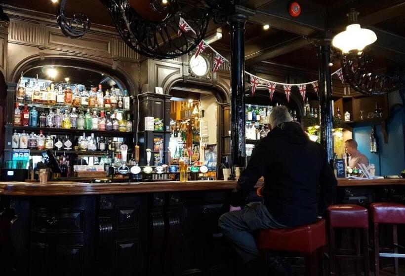 فندق فئة نجمة واحدة The Grapes Pub