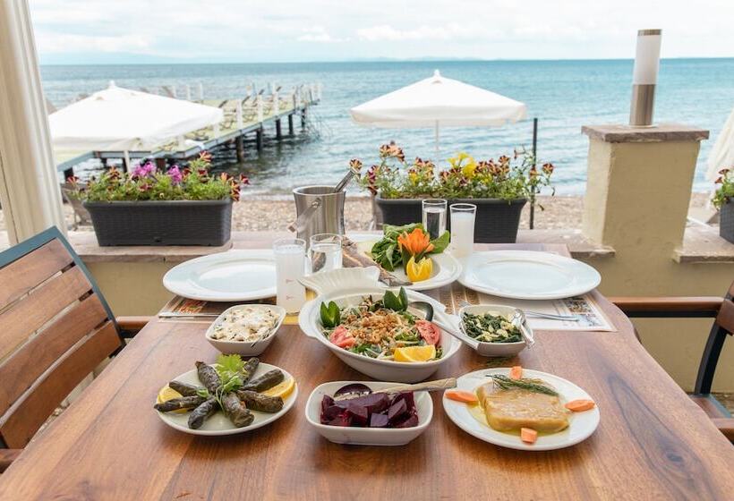 هتل Assos Kayalar Blue Beach