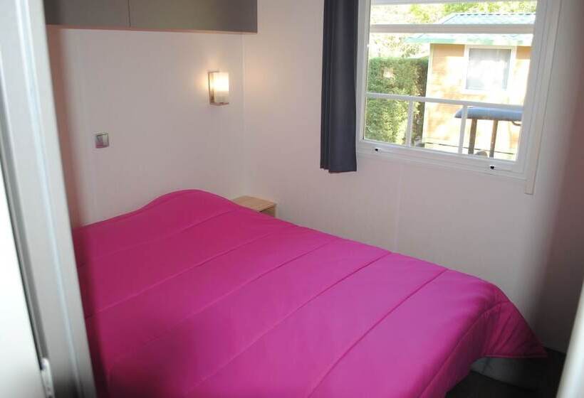 בית מלון כפרי Camping Lou Cabasson